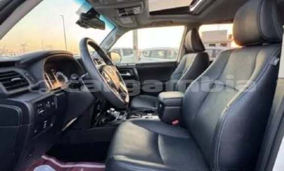 Buy Used Toyota Land Cruiser White Car in Bakau in Kanifing Buy Used Toyota Land Cruiser White Car in Bakau in Kanifing