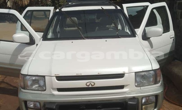 اشتري مستعمل Infiniti G White سيارة في Banjul في Banjul