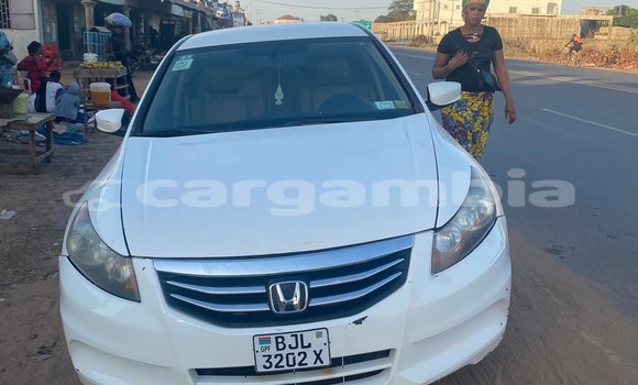 Buy Used Honda Accord White Car in Banjul in Banjul Buy Used Honda Accord White Car in Banjul in Banjul