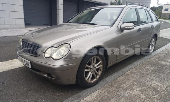 Acheter Occasion Voiture Mercedes-Benz C-Classe Gris à Gunjur, Brikama Acheter Occasion Voiture Mercedes-Benz C-Classe Gris à Gunjur, Brikama