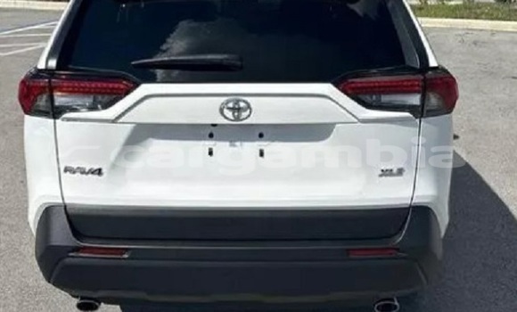 اشتري مستعمل Toyota RAV4 White سيارة في Banjul في Banjul اشتري مستعمل Toyota RAV4 White سيارة في Banjul في Banjul