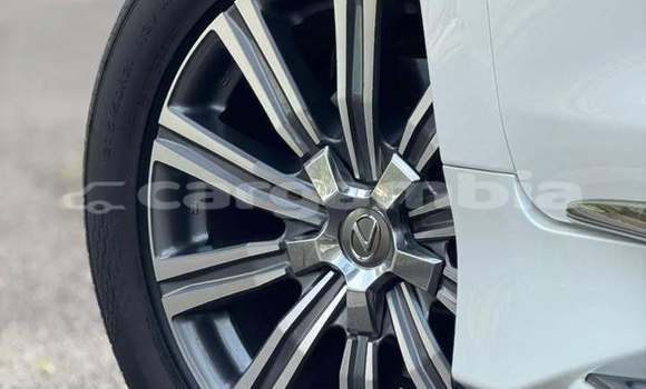 اشتري مستعمل Lexus LX 570 White سيارة في Serekunda في Kanifing اشتري مستعمل Lexus LX 570 White سيارة في Serekunda في Kanifing
