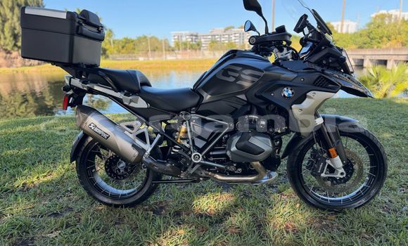 Dieundeu Occasion BMW GS Black Bike in Bansang in Janjanbureh Dieundeu Occasion BMW GS Black Bike in Bansang in Janjanbureh