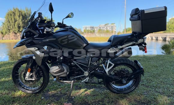 Dieundeu Occasion BMW GS Black Bike in Bansang in Janjanbureh Dieundeu Occasion BMW GS Black Bike in Bansang in Janjanbureh