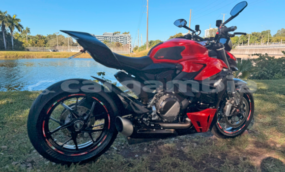 Dieundeu Occasion Ducati Streetfighter Black Bike in Bansang in Janjanbureh Dieundeu Occasion Ducati Streetfighter Black Bike in Bansang in Janjanbureh