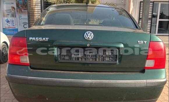Buy Used Volkswagen Passat Green Car in Banjul in Banjul Buy Used Volkswagen Passat Green Car in Banjul in Banjul