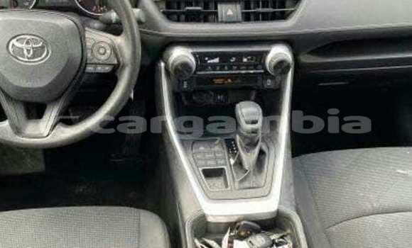 Acheter Import Voiture Toyota RAV 4 Blanc à Sukuta, Brikama Acheter Import Voiture Toyota RAV 4 Blanc à Sukuta, Brikama