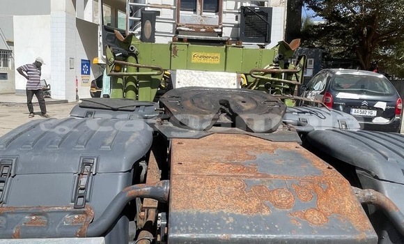 Buy Used Scania R420 White Truck in Banjul in Banjul Buy Used Scania R420 White Truck in Banjul in Banjul