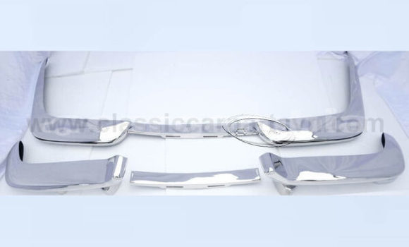 Dieundeu Volvo P1800 Jensen 1963 in Bansang in Janjanbureh Dieundeu Volvo P1800 Jensen 1963 in Bansang in Janjanbureh