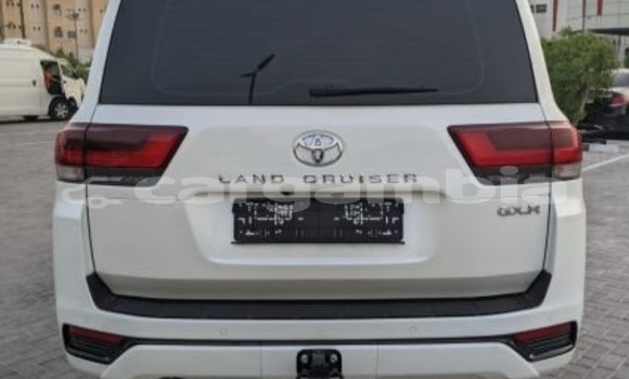 Buy Used Toyota Land Cruiser White Car in Banjul in Banjul Buy Used Toyota Land Cruiser White Car in Banjul in Banjul