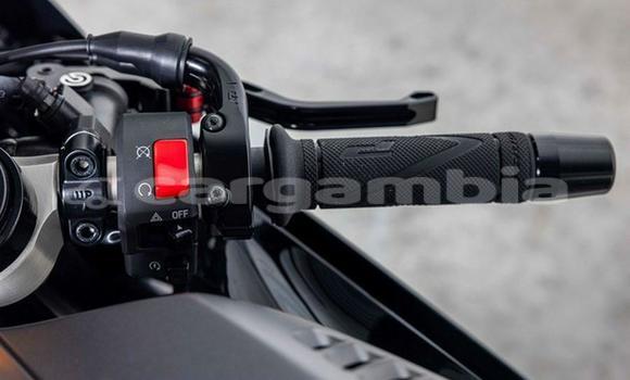 Acheter Occasion Moto Yamaha YZF Noir à Serekunda, Kanifing Acheter Occasion Moto Yamaha YZF Noir à Serekunda, Kanifing