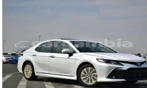 Dieundeu Occasion Toyota Camry White Auto in Banjul in Banjul Dieundeu Occasion Toyota Camry White Auto in Banjul in Banjul