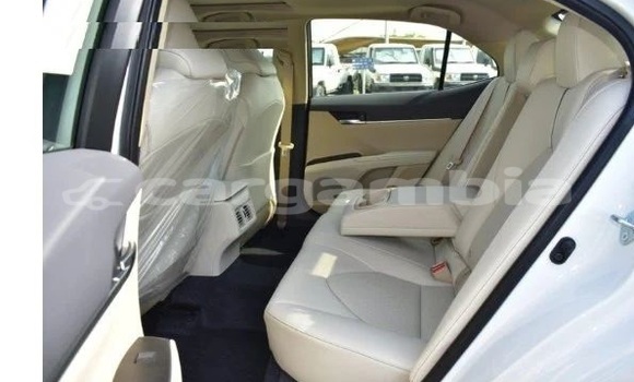 Dieundeu Occasion Toyota Camry White Auto in Banjul in Banjul Dieundeu Occasion Toyota Camry White Auto in Banjul in Banjul