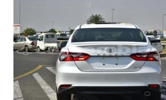 Dieundeu Occasion Toyota Camry White Auto in Banjul in Banjul Dieundeu Occasion Toyota Camry White Auto in Banjul in Banjul