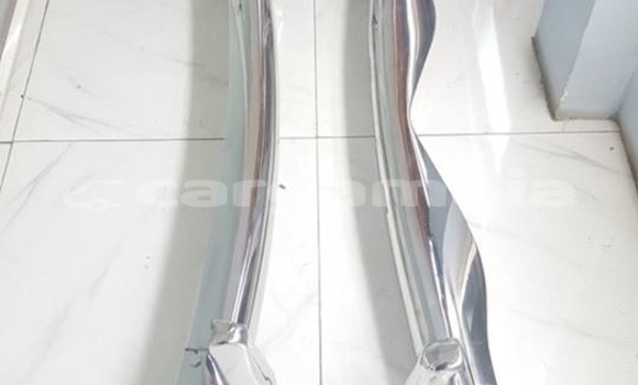 Buy Mercedes 219/220S Bumper in Bansang in Janjanbureh Buy Mercedes 219/220S Bumper in Bansang in Janjanbureh