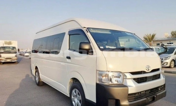 Dieundeu Occasion Toyota Hiace White Auto in Banjul in Banjul Dieundeu Occasion Toyota Hiace White Auto in Banjul in Banjul