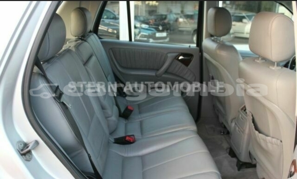 Dieundeu Occasion Mercedes‒Benz ML–Class Silver Auto in Banjul in Banjul Dieundeu Occasion Mercedes‒Benz ML–Class Silver Auto in Banjul in Banjul