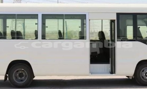 Dieundeu Occasion Toyota Coaster White Auto in Banjul in Banjul Dieundeu Occasion Toyota Coaster White Auto in Banjul in Banjul