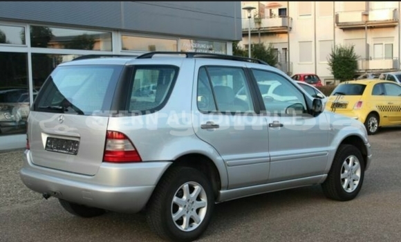 Dieundeu Occasion Mercedes‒Benz ML–Class Silver Auto in Banjul in Banjul Dieundeu Occasion Mercedes‒Benz ML–Class Silver Auto in Banjul in Banjul