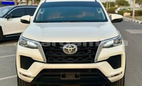 Buy Used Toyota Fortuner White Car in Banjul in Banjul Buy Used Toyota Fortuner White Car in Banjul in Banjul
