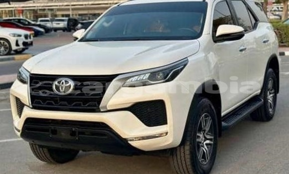 Buy Used Toyota Fortuner White Car in Banjul in Banjul Buy Used Toyota Fortuner White Car in Banjul in Banjul