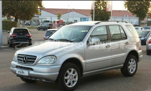 Dieundeu Occasion Mercedes‒Benz ML–Class Silver Auto in Banjul in Banjul Dieundeu Occasion Mercedes‒Benz ML–Class Silver Auto in Banjul in Banjul