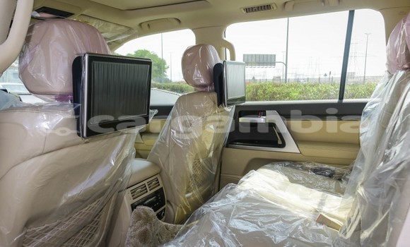 Buy Used Toyota Land Cruiser White Car in Banjul in Banjul Buy Used Toyota Land Cruiser White Car in Banjul in Banjul