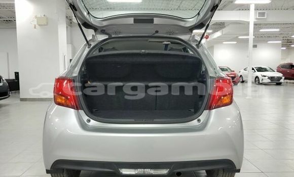اشتري مستعمل Toyota Yaris Silver سيارة في Banjul في Banjul