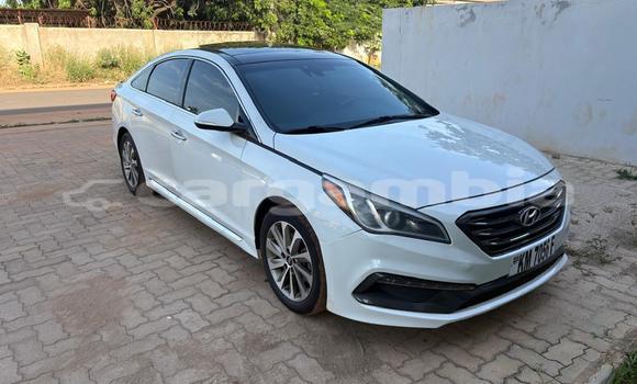 Dieundeu Imported Hyundai Sonata White Auto in Bakau in Kanifing