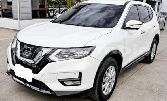 Buy Used Nissan X-Trail White Car in Banjul in Banjul