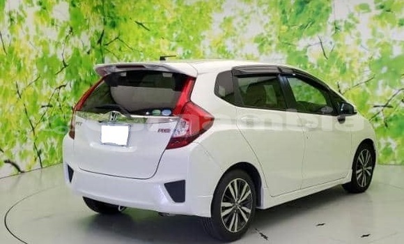 Dieundeu Occasion Honda FIT White Auto in Banjul in Banjul Dieundeu Occasion Honda FIT White Auto in Banjul in Banjul