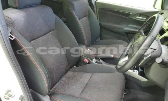 Dieundeu Occasion Honda FIT White Auto in Banjul in Banjul Dieundeu Occasion Honda FIT White Auto in Banjul in Banjul