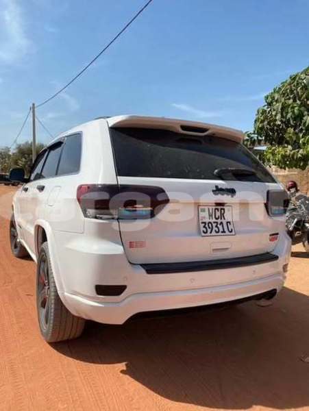 Big with watermark jeep cherokee banjul banjul 2807