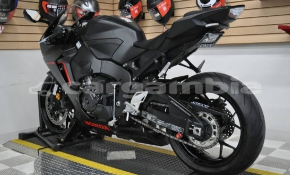 Dieundeu Occasion Honda CBR 1000 RR Black Bike in Essau in Kerewan Dieundeu Occasion Honda CBR 1000 RR Black Bike in Essau in Kerewan