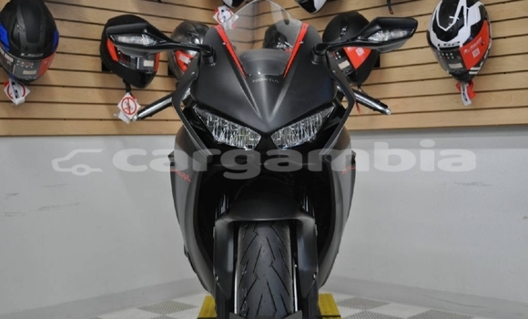 Dieundeu Occasion Honda CBR 1000 RR Black Bike in Essau in Kerewan Dieundeu Occasion Honda CBR 1000 RR Black Bike in Essau in Kerewan