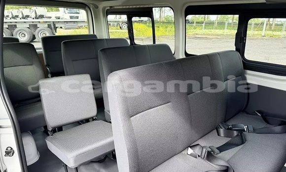 اشتري مستعمل Toyota HiAce White سيارة في Bansang في Janjanbureh اشتري مستعمل Toyota HiAce White سيارة في Bansang في Janjanbureh