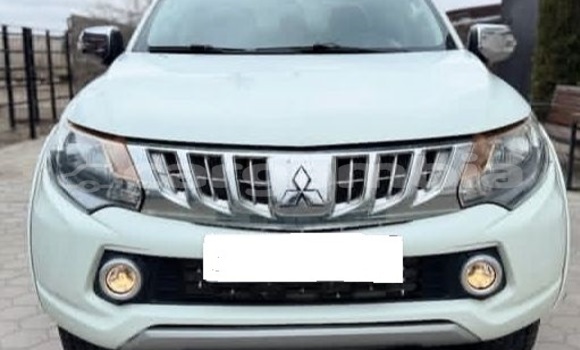 Buy Used Mitsubishi L200 White Car in Banjul in Banjul