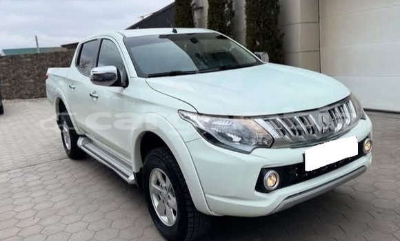 اشتري مستعمل Mitsubishi L200 White سيارة في Banjul في Banjul اشتري مستعمل Mitsubishi L200 White سيارة في Banjul في Banjul