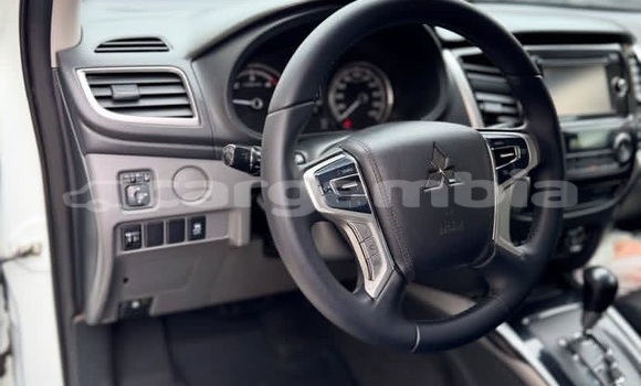 اشتري مستعمل Mitsubishi L200 White سيارة في Banjul في Banjul اشتري مستعمل Mitsubishi L200 White سيارة في Banjul في Banjul