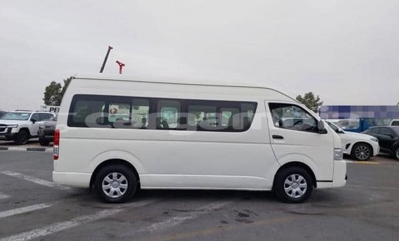 Dieundeu Occasion Toyota Hiace White Auto in Banjul in Banjul Dieundeu Occasion Toyota Hiace White Auto in Banjul in Banjul