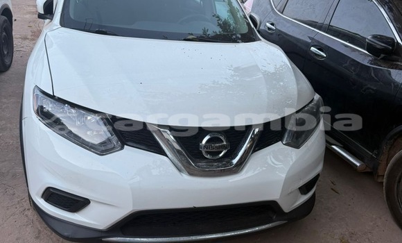 Buy Used Nissan Rogue White Car in Serekunda in Kanifing Buy Used Nissan Rogue White Car in Serekunda in Kanifing