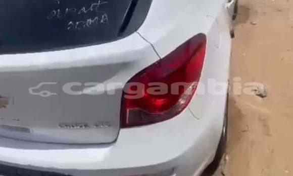 Buy Used Chevrolet Cruze White Car in Banjul in Banjul Buy Used Chevrolet Cruze White Car in Banjul in Banjul