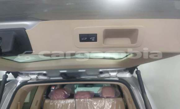 Buy Used Toyota Land Cruiser White Car in Banjul in Banjul Buy Used Toyota Land Cruiser White Car in Banjul in Banjul