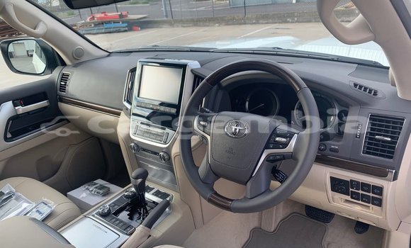 Buy Used Toyota Land Cruiser White Car in Banjul in Banjul Buy Used Toyota Land Cruiser White Car in Banjul in Banjul