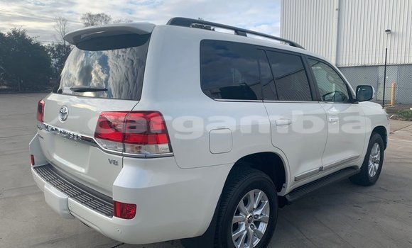 Buy Used Toyota Land Cruiser White Car in Banjul in Banjul Buy Used Toyota Land Cruiser White Car in Banjul in Banjul