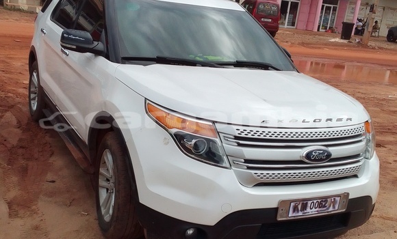 Buy Used Ford Explorer White Car in Sukuta in Brikama Buy Used Ford Explorer White Car in Sukuta in Brikama