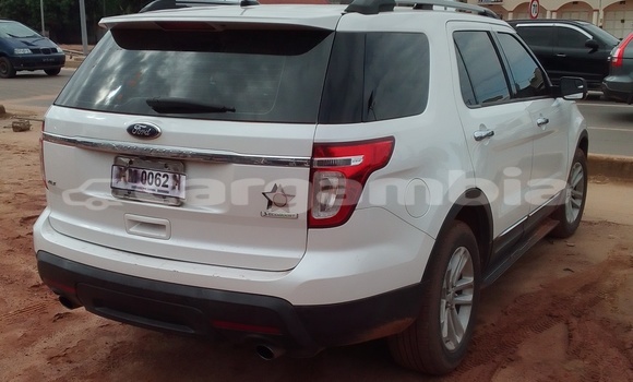 اشتري مستعمل Ford Explorer White سيارة في Sukuta في Brikama اشتري مستعمل Ford Explorer White سيارة في Sukuta في Brikama