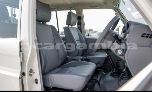 اشتري مستعمل Toyota Land Cruiser White سيارة في Banjul في Banjul اشتري مستعمل Toyota Land Cruiser White سيارة في Banjul في Banjul