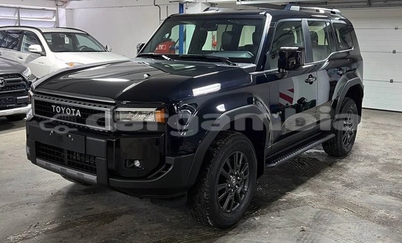 Buy Used Toyota Land Cruiser Black Car in Serekunda in Kanifing