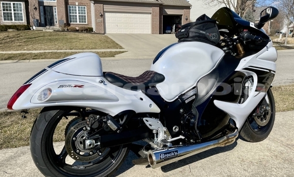 Dieundeu Occasion Suzuki HAYABUSA White Bike in Brikama in Brikama Dieundeu Occasion Suzuki HAYABUSA White Bike in Brikama in Brikama